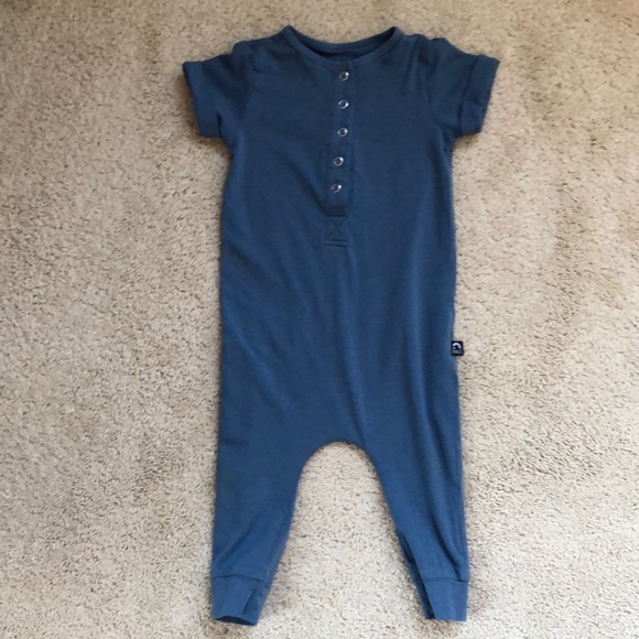 Short sleeve Henley romper - Picture 2 of 2